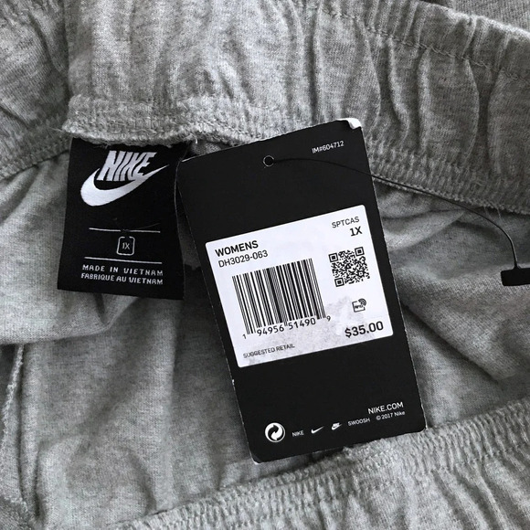 Nike NWT Performance Shorts Women 1X - Picture 8 of 9